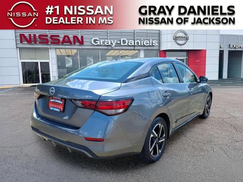 Used 2024 Nissan Sentra SV FWD image 7