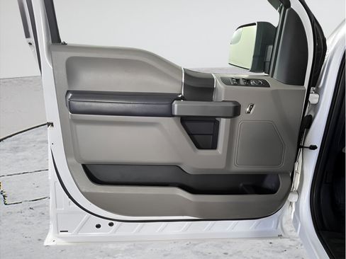 Used 2019 Ford F150 XLT AWD/4WD image 9
