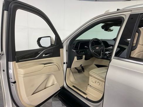 Certified 2024 Cadillac Escalade Premium Luxury w/ Performance Package image 24