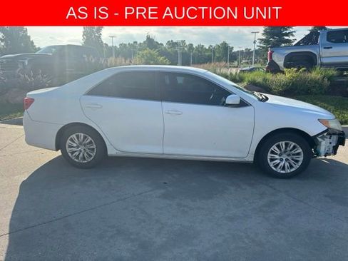 Used 2012 Toyota Camry LE FWD image 1