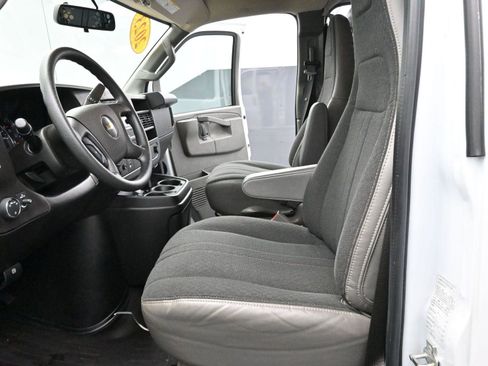 Used 2023 Chevrolet Express 2500 w/ Driver Convenience Package image 15