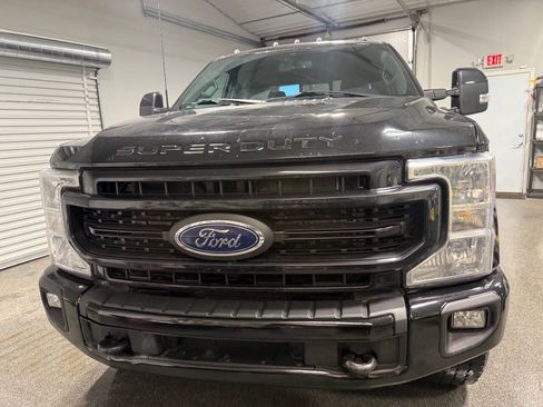 Used 2022 Ford F350 Lariat AWD/4WD image 3