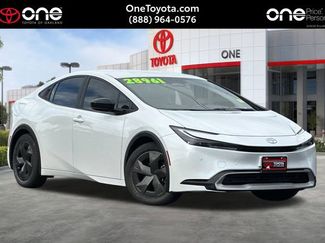 Used 2023 Toyota Prius Prime SE video 1
