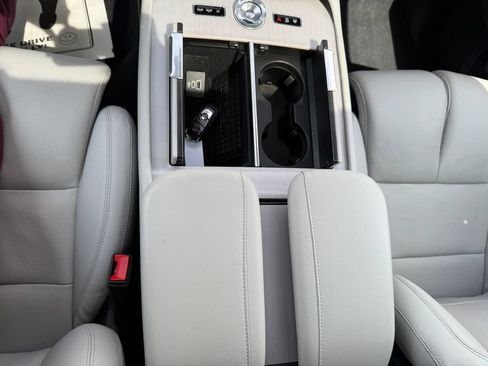 Used 2025 Lincoln Navigator Reserve AWD/4WD image 30
