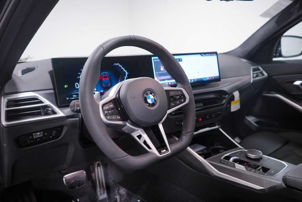 Used 2026 BMW 330i Sedan w/ M Sport Package RWD image 6