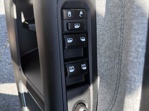 Used 2025 Jeep Compass Sport AWD/4WD image 19