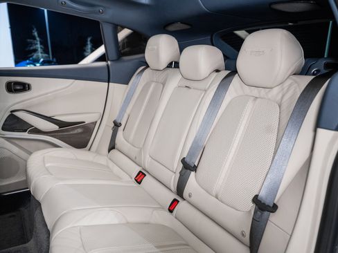 Used 2025 Aston Martin DBX 707 image 16