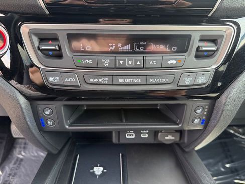 Used 2025 Honda Ridgeline Black Edition image 23