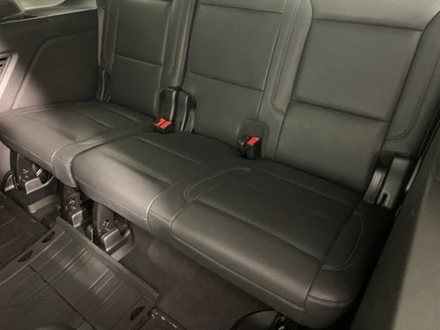 Used 2021 Chevrolet Tahoe Z71 w/ Luxury Package AWD/4WD image 9