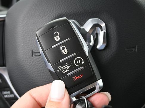 Used 2025 RAM 1500 Big Horn AWD/4WD image 39