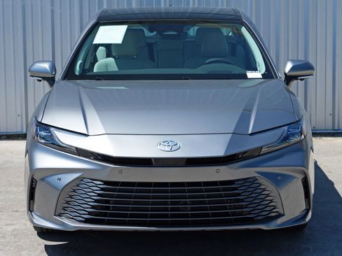 Used 2026 Toyota Camry XLE w/ Premium Plus Package image 43