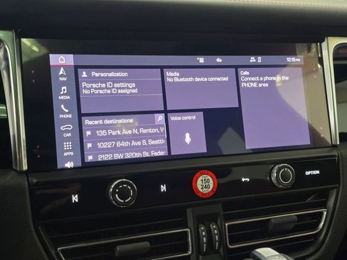 Certified 2025 Porsche Macan image 15