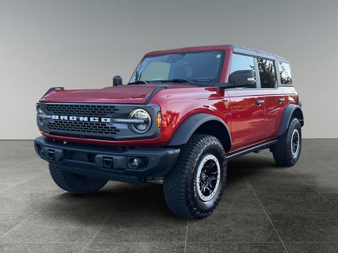 Used 2023 Ford Bronco Badlands w/ Sasquatch Package image 3