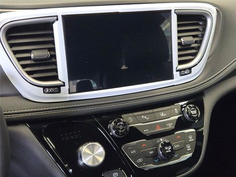 New 2026 Chrysler Pacifica Select w/ S Appearance Package image 20