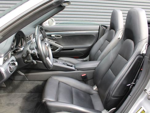 Used 2017 Porsche 911 Carrera image 5