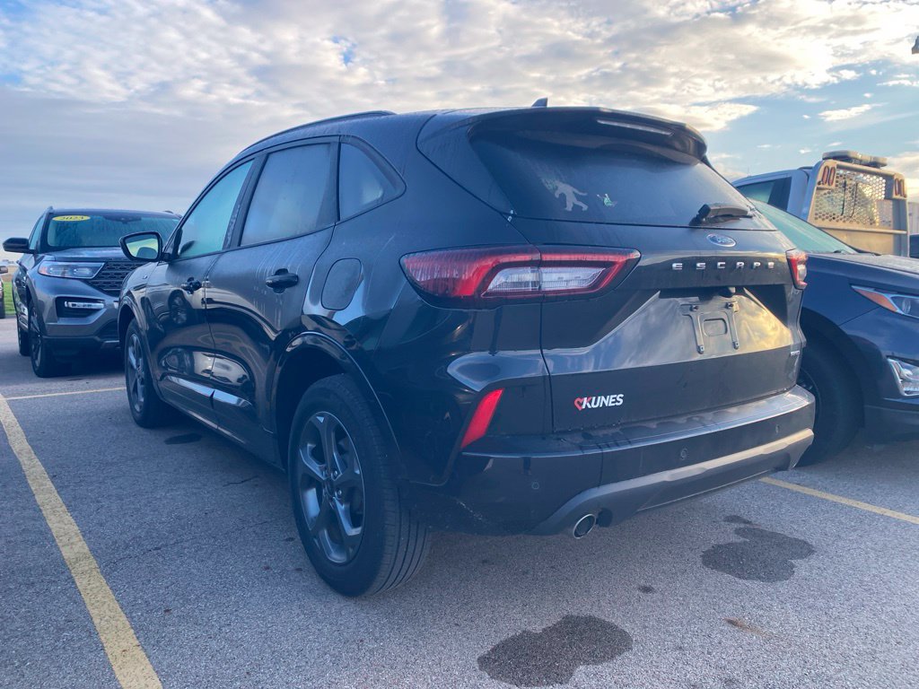 Used 2023 Ford Escape ST-Line Select w/ Tech Pack #2 AWD/4WD image 9
