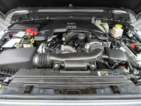 Used 2020 Jeep Gladiator Rubicon w/ Uconnect 4C Nav & Sound Group image 27