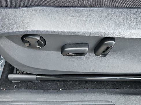 Used 2024 Volkswagen Tiguan Wolfsburg Edition image 21