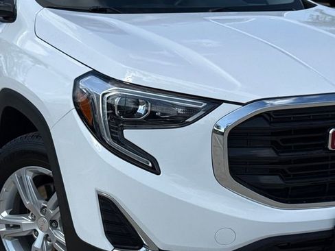 Used 2020 GMC Terrain SLE w/ Driver Convenience Package image 3