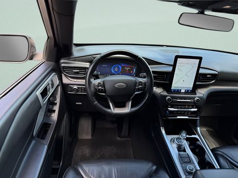Used 2020 Ford Explorer Platinum w/ Premium Technology Package AWD/4WD image 7
