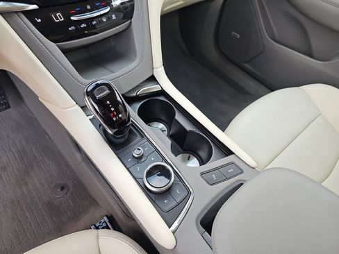 Used 2021 Cadillac XT6 Premium Luxury FWD image 29
