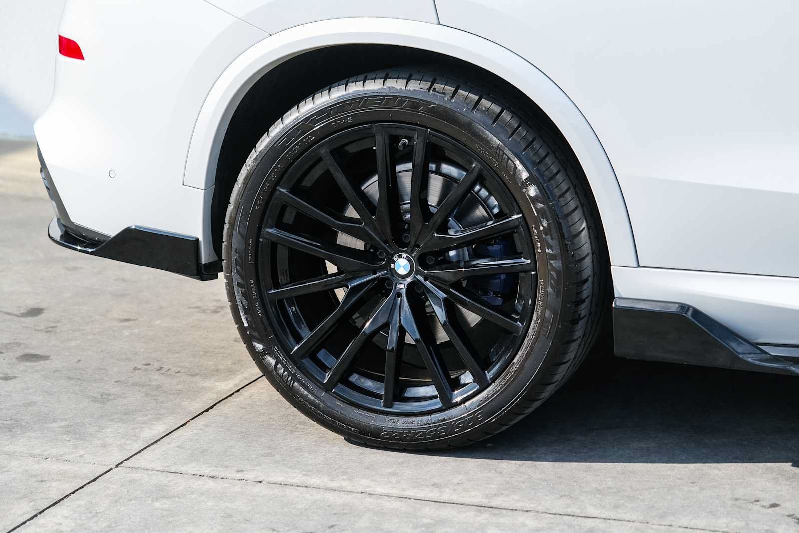 Used 2019 BMW X5 xDrive40i w/ M Sport Package AWD/4WD image 8