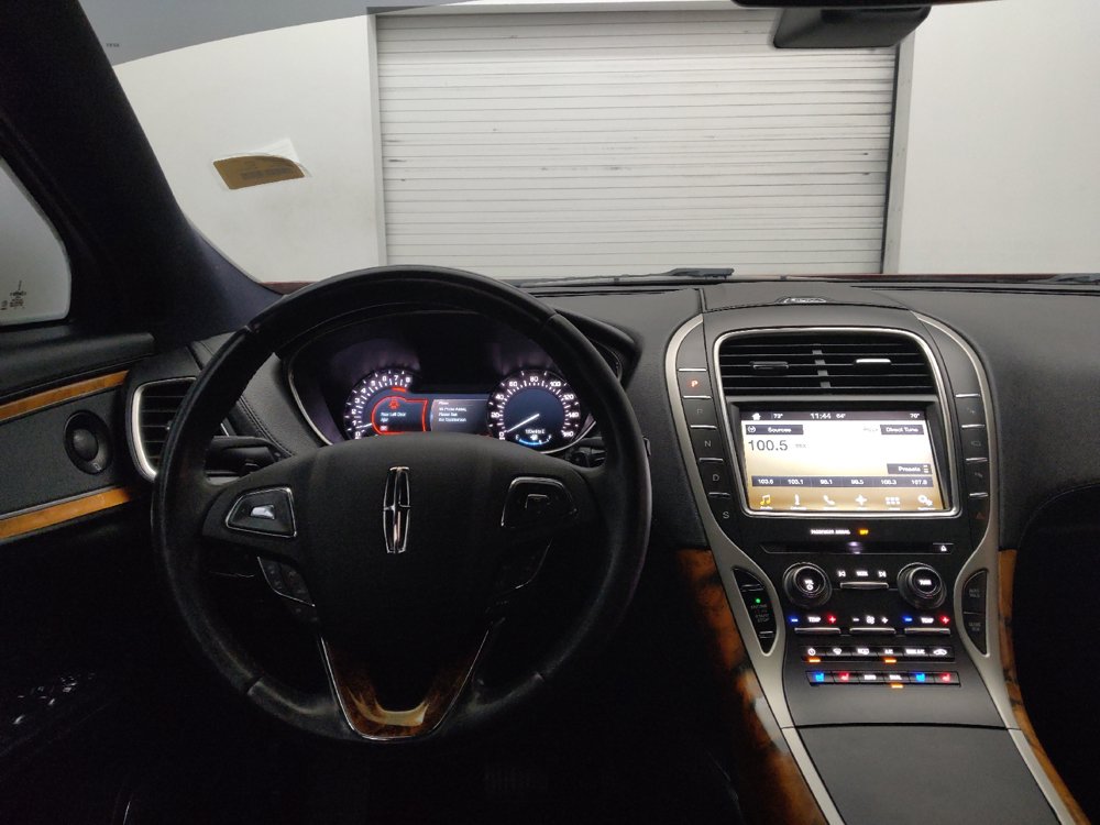 Used 2016 Lincoln MKX Reserve w/ Technology Package FWD image 22