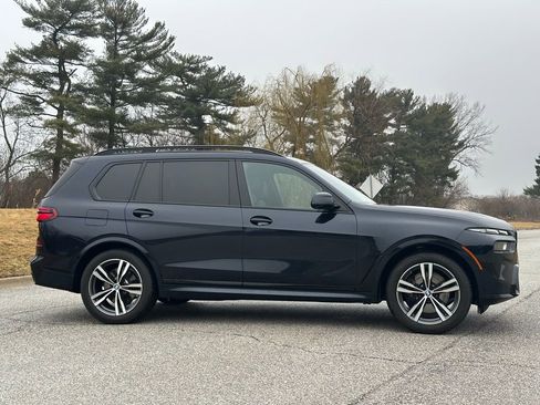 Certified 2024 BMW X7 xDrive40i w/ M Sport Package image 8