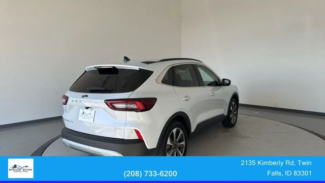 Used 2025 Ford Escape Platinum AWD/4WD image 7