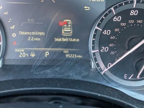 Used 2022 Toyota Highlander XLE image 12