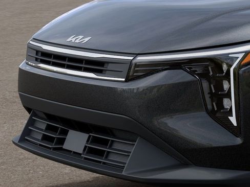 New 2026 Kia K4 LXS image 13