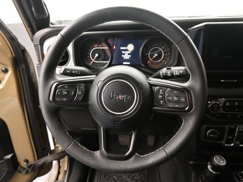 Used 2025 Jeep Wrangler Unlimited Sport AWD/4WD image 15