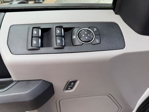 Used 2017 Ford F250 XL w/ Power Equipment Group AWD/4WD image 23