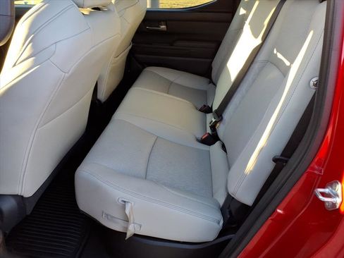 Used 2024 Toyota Tacoma Limited w/ Limited Package (LT) image 7