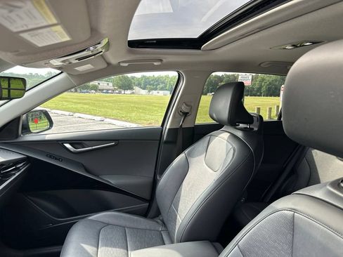 Used 2023 Kia Niro FWD image 11
