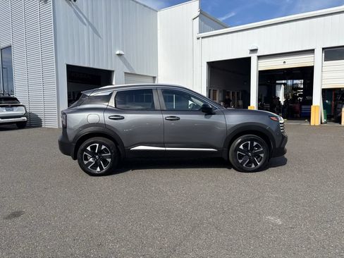 Used 2026 Nissan Kicks SV w/ SV Premium Package AWD/4WD image 8