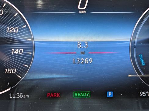 Used 2025 Mercedes-Benz GLE 450e 4MATIC image 31