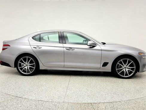 Used 2023 Genesis G70 2.0T image 4