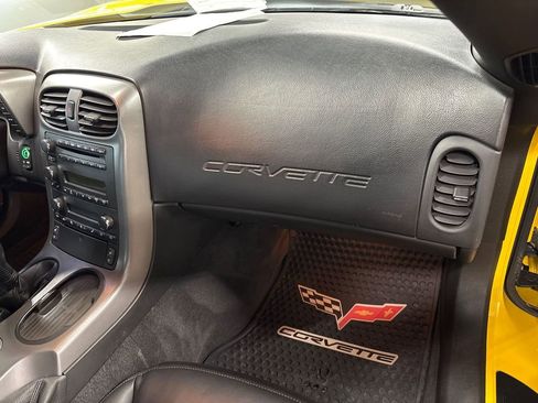 Used 2006 Chevrolet Corvette Coupe w/ Preferred Equipment Group image 47