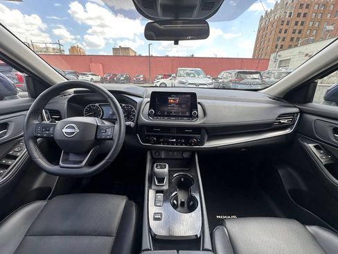 Certified 2025 Nissan Rogue SV w/ SV Premium Package FWD image 16