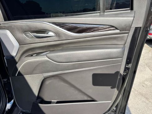 Used 2023 Cadillac Escalade ESV V AWD/4WD image 36