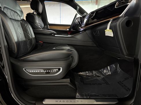 Used 2024 Jeep Grand Wagoneer Series III w/ HD Trailer Tow Package image 57