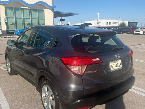 Used 2016 Honda HR-V LX image 4