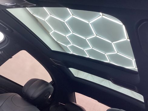 Used 2018 Mercedes-Benz S 560 4MATIC Sedan image 45