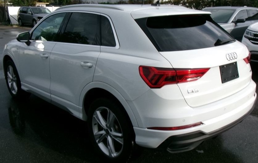 Used 2023 Audi Q3 2.0T Premium w/ Convenience Package AWD/4WD image 4