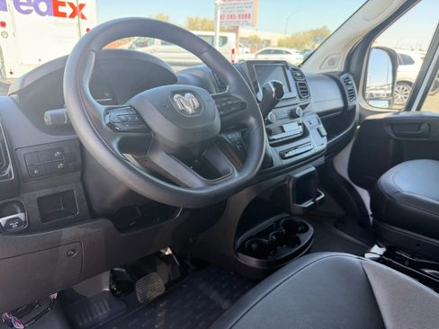 Used 2025 RAM ProMaster 2500 w/ Convenience Group FWD image 14