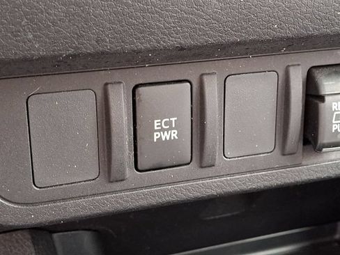Used 2019 Toyota Tacoma TRD Sport AWD/4WD image 22