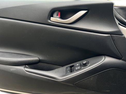 Used 2022 MAZDA MX-5 Miata Sport image 18