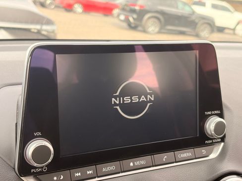 Used 2025 Nissan Sentra SV FWD image 23