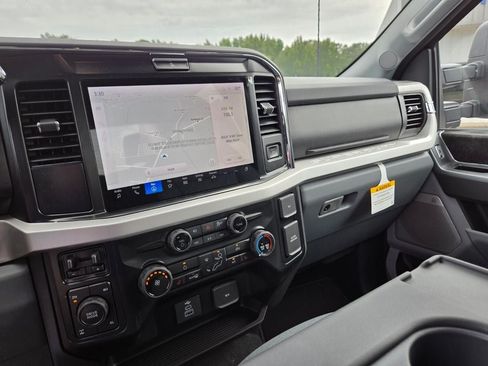 New 2026 Ford F250 XLT w/ XLT Premium Package AWD/4WD image 18